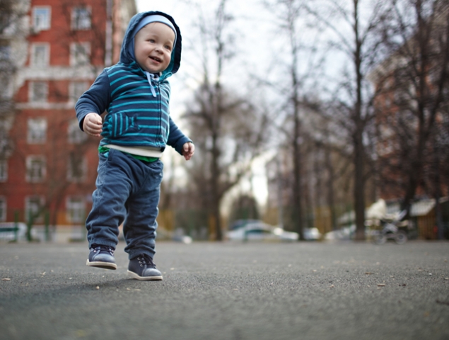 Baby walking 2024 without support