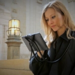 Sospendo is a hands-free solution for mobile devices